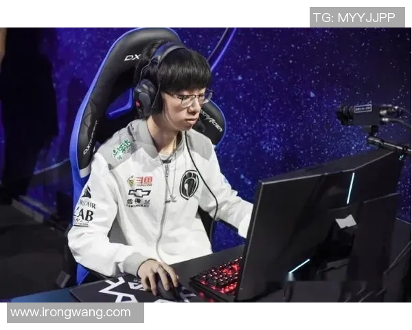 和平精英热议IG战队配合争议背后的战术思考与团队协作分析